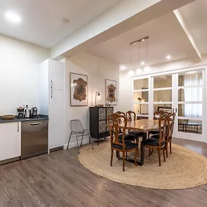 https://home-loving-apartment-bilbao-centre-with-parking-space.sansebastianhotels.net